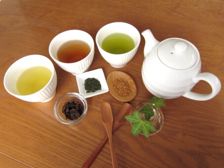 宇治茶プラス 宇治茶にまつわる情報をご紹介 お茶の変色の原因と 変色を防ぐ方法